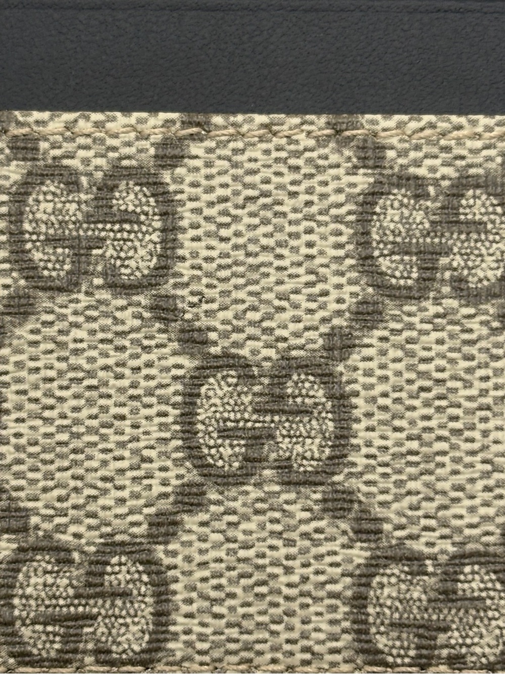 Gucci GG Black Supreme Cardholder - Picture 3 of 5